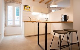 Vitelli Apartments And Rooms