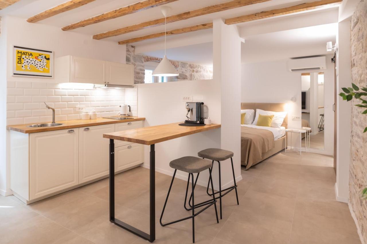 Vitelli Apartments And Rooms Split Extérieur photo