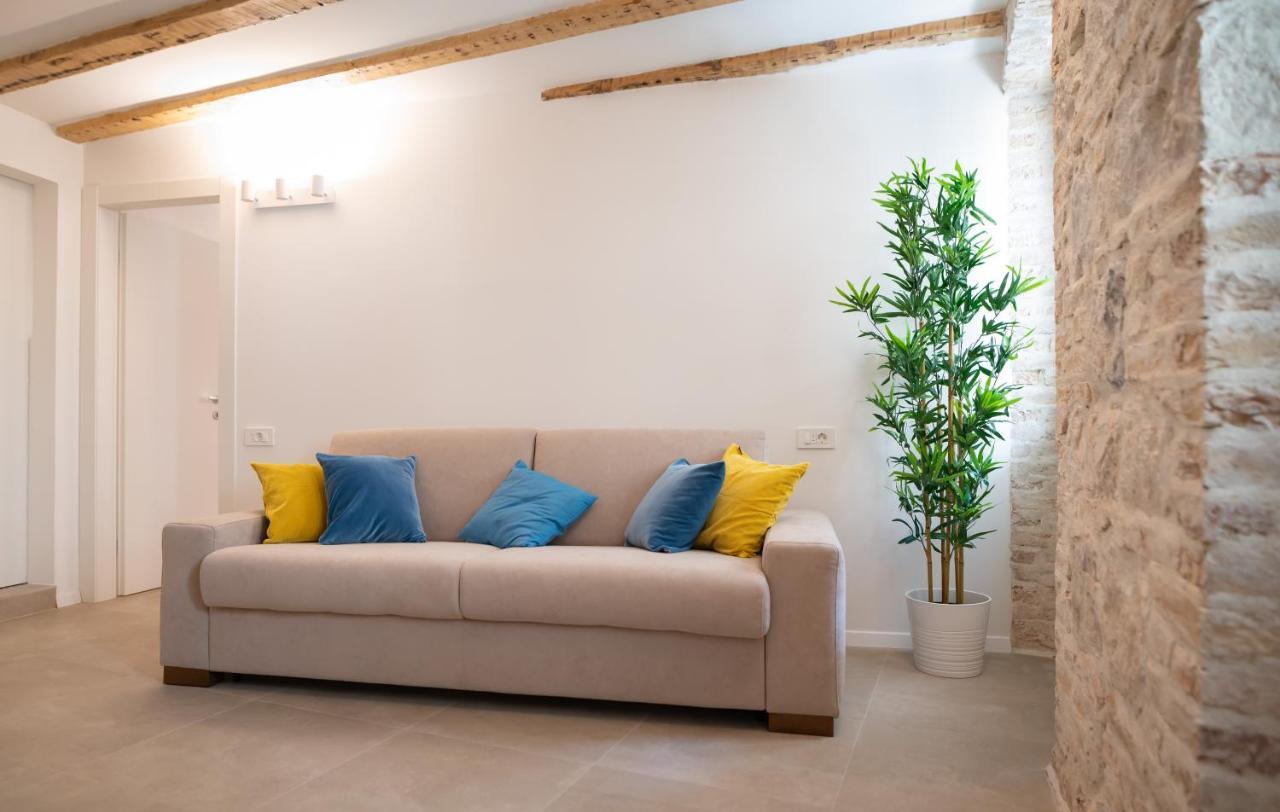 Vitelli Apartments And Rooms Split Extérieur photo