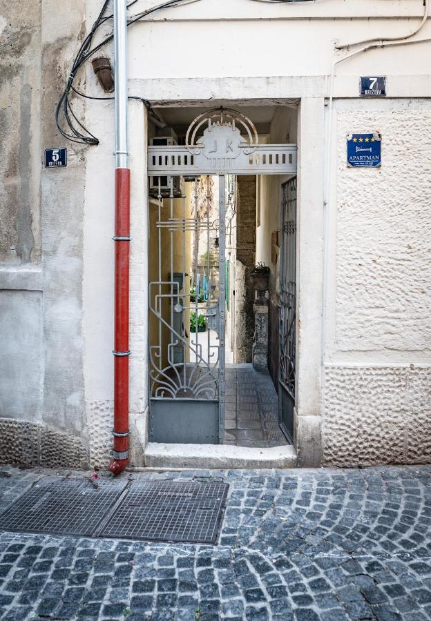 Vitelli Apartments And Rooms Split Extérieur photo