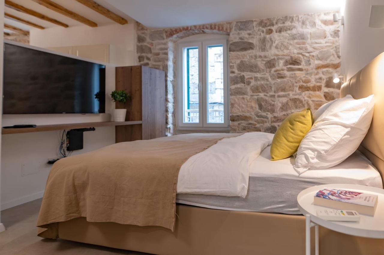 Vitelli Apartments And Rooms Split Extérieur photo