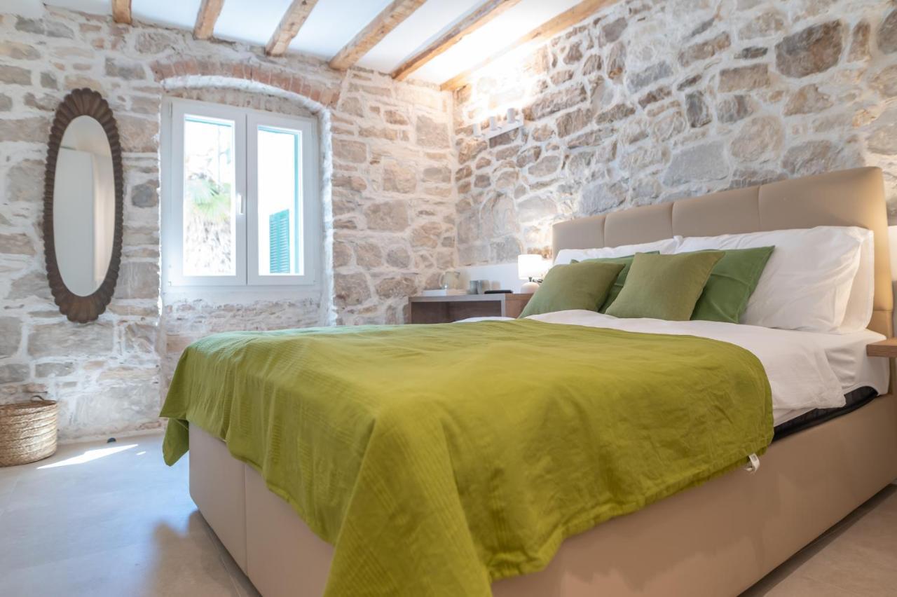 Vitelli Apartments And Rooms Split Extérieur photo